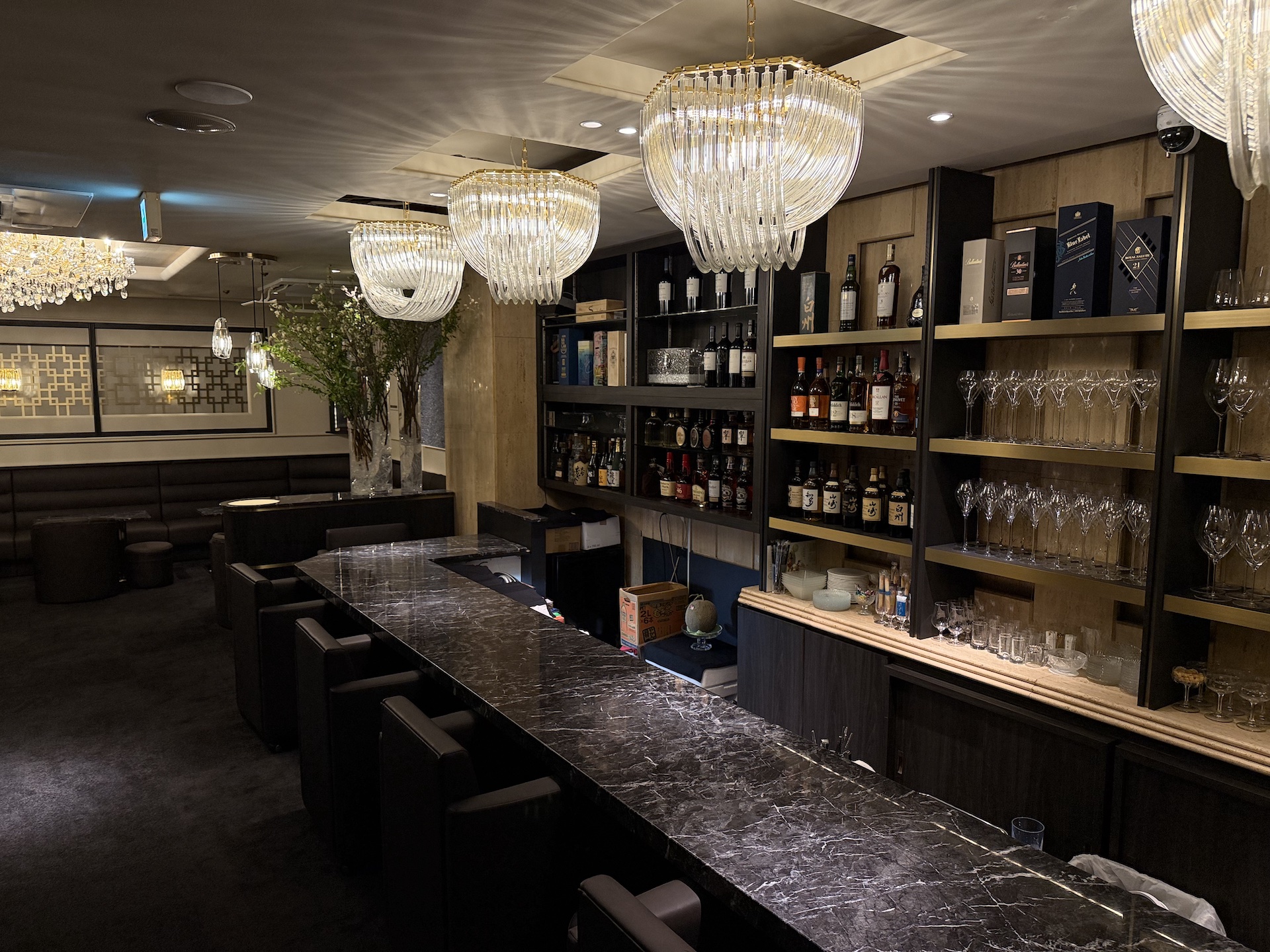 Club ARIA 銀座 店内カウンター ホステス キャストの場